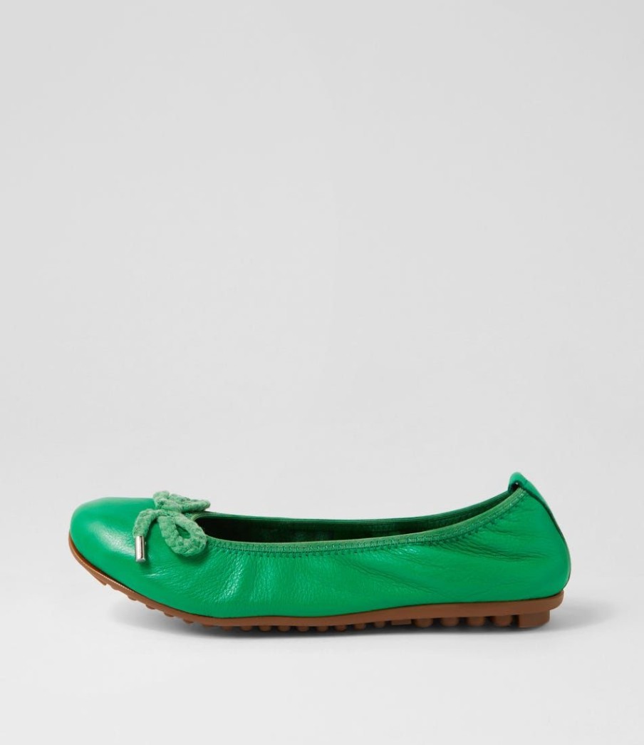 Shoes DJANGO & JULIETTE | Beyond Bright Emerald Leather Ballet Flats