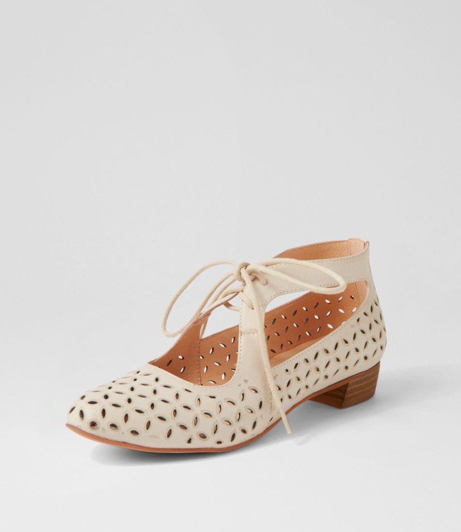 Shoes DJANGO & JULIETTE | Eldon Nude Leather Lace Up Flats