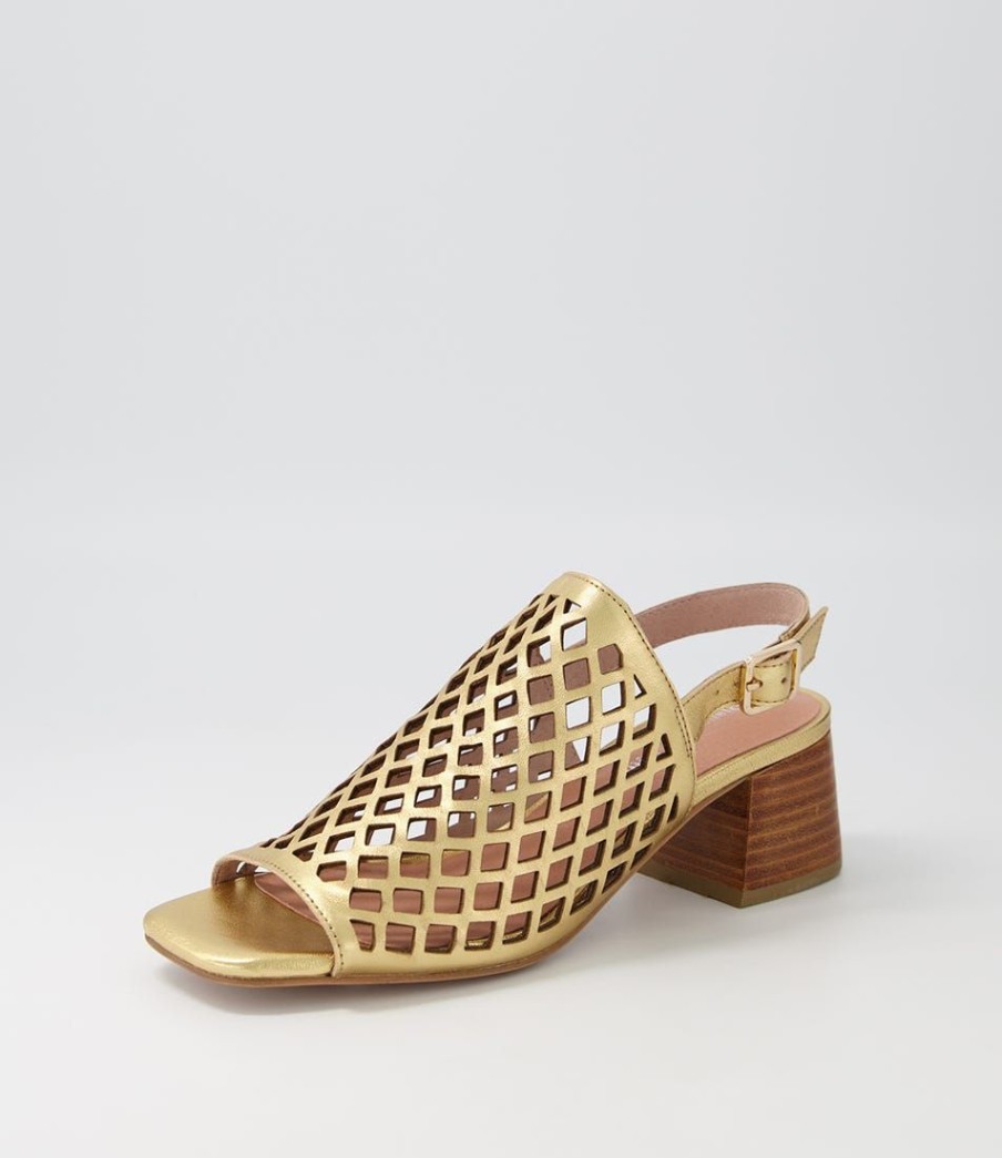 Shoes DJANGO & JULIETTE | Fairhaven Old Gold Leather Sandals