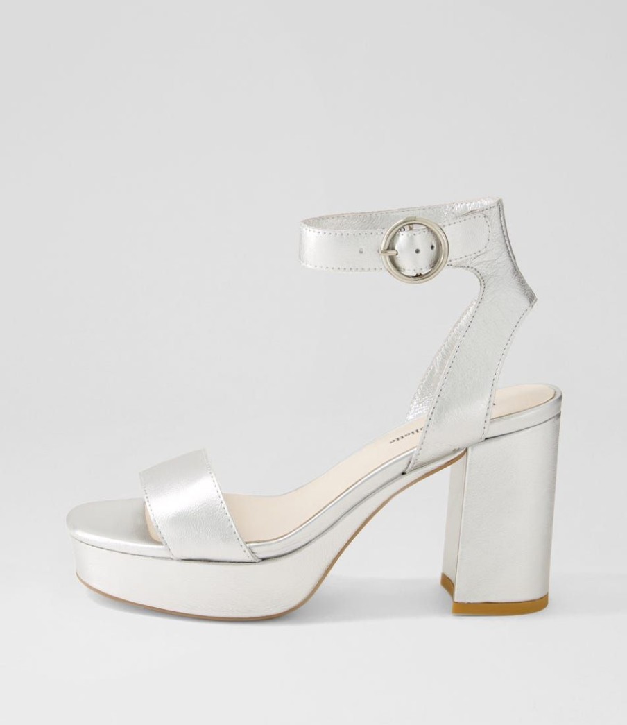 Shoes DJANGO & JULIETTE | Oita Silver Leather Sandals